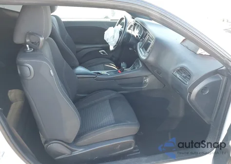 2020 Dodge Challenger Sxt z USA, uszkodzony, nr VIN 2C3CDZAG6LH231555